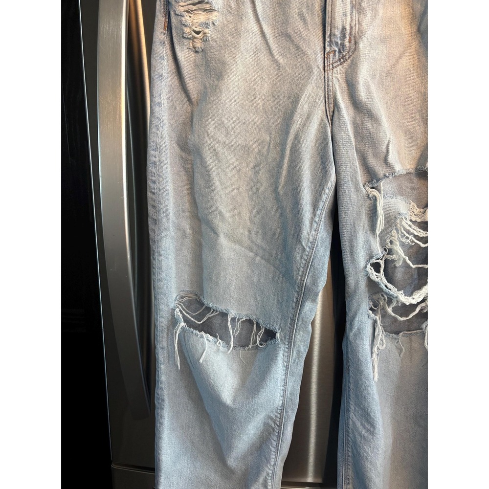 American Eagle Women's Curvy Super High Rise Saggy Straight Holey Jeans SZ 12